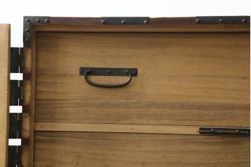 和製アンティーク　総桐(キリ)材　天板リメイク　脚付きリメイク　使いやすく生まれ変わる観音開き時代箪笥サイドボード(サイドチェスト、総桐箪笥、総桐たんす、衣裳箪笥、収納箪笥、和タンス、観音箪笥)(R-075445)