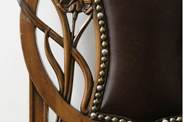 中古　イタリア高級家具　メデア(Medea)　クラシカルなデザインと花の意匠が素敵なチェア(一人掛け、ダイニングチェア、椅子、イス)(定価約40万円)(R-075450)