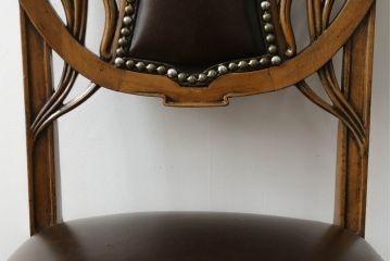 中古　イタリア高級家具　メデア(Medea)　クラシカルなデザインと花の意匠が素敵なチェア(一人掛け、ダイニングチェア、椅子、イス)(定価約40万円)(R-075450)
