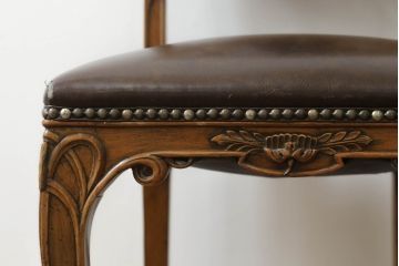 中古　イタリア高級家具　メデア(Medea)　クラシカルなデザインと花の意匠が素敵なチェア(一人掛け、ダイニングチェア、椅子、イス)(定価約40万円)(R-075450)