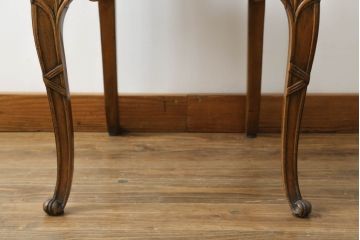 中古　イタリア高級家具　メデア(Medea)　クラシカルなデザインと花の意匠が素敵なチェア(一人掛け、ダイニングチェア、椅子、イス)(定価約40万円)(R-075450)