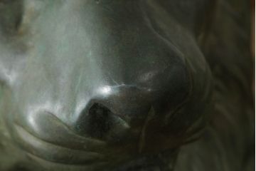 ビンテージ雑貨　ブロンズ　置いてあるだけで存在感がある!堂々とした雰囲気の大きなライオン像(置物、オブジェ、店舗什器、ブロンズ像、獅子、ディスプレイ、ヴィンテージ)(R-075451)