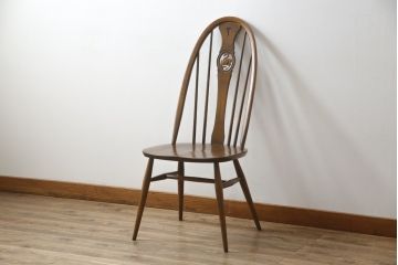 中古　美品!!　ERCOL(アーコール)　透かし彫りの意匠が美しいスワンバックチェア(ダイニングチェア、板座チェア、イス、椅子、英国、北欧)(R-075452)