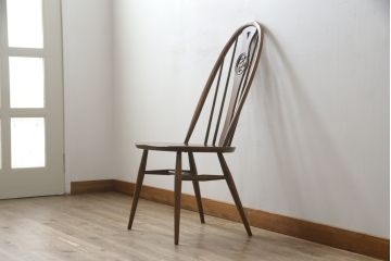中古　美品!!　ERCOL(アーコール)　透かし彫りの意匠が美しいスワンバックチェア(ダイニングチェア、板座チェア、イス、椅子、英国、北欧)(R-075452)