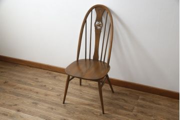中古　美品!!　ERCOL(アーコール)　透かし彫りの意匠が美しいスワンバックチェア(ダイニングチェア、板座チェア、イス、椅子、英国、北欧)(R-075452)