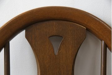 中古　美品!!　ERCOL(アーコール)　透かし彫りの意匠が美しいスワンバックチェア(ダイニングチェア、板座チェア、イス、椅子、英国、北欧)(R-075452)