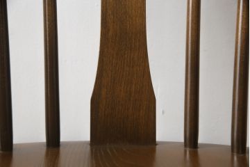 中古　美品!!　ERCOL(アーコール)　透かし彫りの意匠が美しいスワンバックチェア(ダイニングチェア、板座チェア、イス、椅子、英国、北欧)(R-075452)