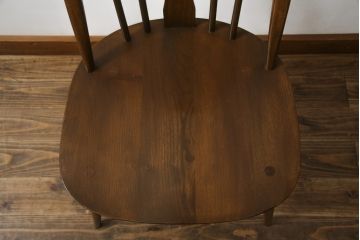 中古　美品!!　ERCOL(アーコール)　透かし彫りの意匠が美しいスワンバックチェア(ダイニングチェア、板座チェア、イス、椅子、英国、北欧)(R-075452)