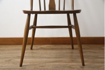 中古　美品!!　ERCOL(アーコール)　透かし彫りの意匠が美しいスワンバックチェア(ダイニングチェア、板座チェア、イス、椅子、英国、北欧)(R-075452)