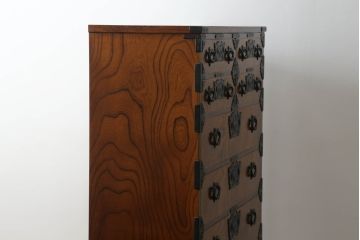 中古　美品　岩谷堂箪笥　動きのある杢目と存在感のある金具が魅力的な衣装箪笥(収納タンス、和箪笥、整理箪笥、引き出し)(R-075455)