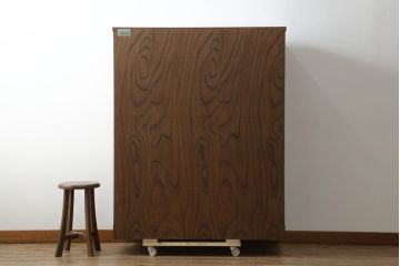 中古　美品　岩谷堂箪笥　動きのある杢目と存在感のある金具が魅力的な衣装箪笥(収納タンス、和箪笥、整理箪笥、引き出し)(R-075455)