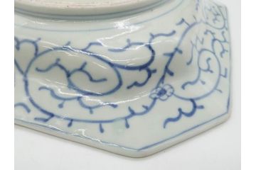 江戸期　染付　古伊万里　線描　麻の葉　花と山水図　約27cm　9寸　爽やかな印象を与える角皿(四方、八角、大皿、和皿、和食器、九寸)(R-075469)