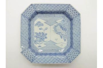 江戸期　染付　古伊万里　線描　麻の葉　花と山水図　約27cm　9寸　爽やかな印象を与える角皿(四方、八角、大皿、和皿、和食器、九寸)(R-075470)