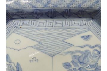 江戸期　染付　古伊万里　線描　麻の葉　花と山水図　約27cm　9寸　爽やかな印象を与える角皿(四方、八角、大皿、和皿、和食器、九寸)(R-075470)