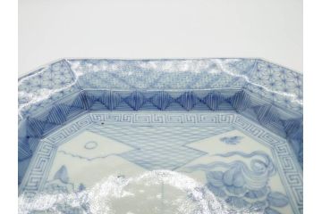 江戸期　染付　古伊万里　線描　麻の葉　花と山水図　約27cm　9寸　爽やかな印象を与える角皿(四方、八角、大皿、和皿、和食器、九寸)(R-075470)