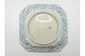 江戸期　染付　古伊万里　線描　麻の葉　花と山水図　約27cm　9寸　爽やかな印象を与える角皿(四方、八角、大皿、和皿、和食器、九寸)(R-075470)