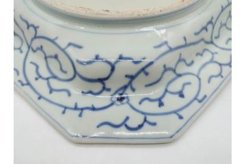 江戸期　染付　古伊万里　線描　麻の葉　花と山水図　約27cm　9寸　爽やかな印象を与える角皿(四方、八角、大皿、和皿、和食器、九寸)(R-075470)