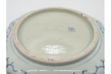 江戸期　染付　古伊万里　線描　麻の葉　花と山水図　約27cm　9寸　爽やかな印象を与える角皿(四方、八角、大皿、和皿、和食器、九寸)(R-075470)