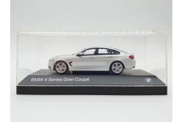 BMW　2Series Coupe　4Series Gran Coupe　グランクーペ　1/43　ミニカー2点セット(2シリーズ、4シリーズ、コレクション、ブラック、グレイシャーシルバー、モデルカー、自動車模型)(R-075471)
