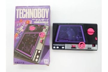 昭和レトロ　当時物　トミー　テクノボーイ　OMS-B(オムスビー)　ポピー　ドラえもん ドラヤキハウス　タカトクトイス　ヒステリック・ママ　ゲーム機など4点セット(箱付き、レッド、赤、TOMY、TECHNOBOY、スペースクルーザー、THE LOVELY HOME ROBOT、ロボット、DORAYAKI HOUSE、Hysteric MaMa)(R-075472)