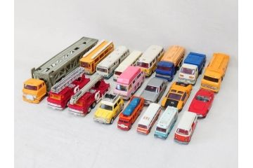 当時物　TOMICA トミカ　DANDY ダンディ　自動車　ミニカー　まとめて19点セット(玩具、おもちゃ、オモチャ、消防車、タンクローリー、Shell、はとバス、キャンピングカー、トラック、清掃事業、NHK、TOYOTA、トヨタ、HINO、ISUZU、MITSUBISHI、三菱)(R-075475)