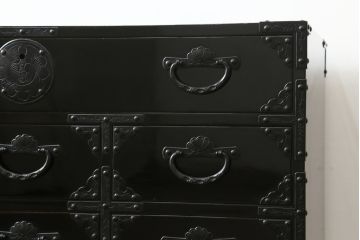 和製ビンテージ　希少デザイン!!　手打ち金具　艶やかな黒漆塗りが美しい小振りな岩谷堂箪笥(衣装タンス、収納箪笥、引き出し、チェスト、ヴィンテージ)(R-075489)