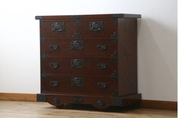 中古　美品　四国・高松　飛鳥民芸家具　深い色味と美しい木目が魅力的な車箪笥(衣装箪笥、収納箪笥、整理箪笥、和箪笥、引き出し)(R-075490)