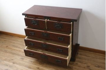 中古　美品　四国・高松　飛鳥民芸家具　深い色味と美しい木目が魅力的な車箪笥(衣装箪笥、収納箪笥、整理箪笥、和箪笥、引き出し)(R-075490)