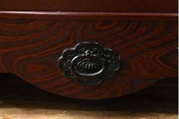 中古　美品　四国・高松　飛鳥民芸家具　深い色味と美しい木目が魅力的な車箪笥(衣装箪笥、収納箪笥、整理箪笥、和箪笥、引き出し)(R-075490)