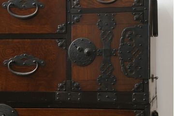 和製アンティーク　上手物!!　美品!!　前面欅(ケヤキ)材　玉杢　杢目の美しい米沢箪笥ローボード(和たんす、時代箪笥、収納タンス、テレビ台、テレビボード、ローチェスト、引き出し)(R-075494)