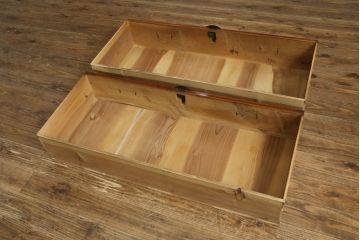 和製アンティーク　上手物!!　美品!!　前面欅(ケヤキ)材　杢目の美しい米沢箪笥ローボード(和たんす、時代箪笥、収納タンス、衣装箪笥、テレビ台、テレビボード、ローチェスト、引き出し)(R-075495)