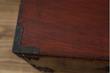 和製アンティーク　上手物!!　美品!!　前面欅(ケヤキ)材　杢目の美しい米沢箪笥ローボード(和たんす、時代箪笥、収納タンス、衣装箪笥、テレビ台、テレビボード、ローチェスト、引き出し)(R-075495)