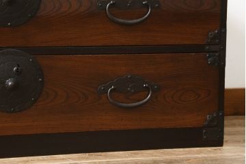 和製アンティーク　上手物!!　美品!!　前面欅(ケヤキ)材　杢目の美しい米沢箪笥ローボード(和たんす、時代箪笥、収納タンス、衣装箪笥、テレビ台、テレビボード、ローチェスト、引き出し)(R-075495)