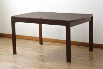 和製ビンテージ　天童木工(Tendo)　希少な廃版品　BRASILEIRA(ブラジレイラ)シリーズ　ローズウッド　シンプルなデザインで取り入れやすい天板伸長式ダイニングテーブル(エクステンションテーブル、食卓、　4人掛け、6人掛け、ヴィンテージ)(R-075499)