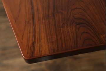 和製ビンテージ　天童木工(Tendo)　希少な廃版品　BRASILEIRA(ブラジレイラ)シリーズ　ローズウッド　シンプルなデザインで取り入れやすい天板伸長式ダイニングテーブル(エクステンションテーブル、食卓、　4人掛け、6人掛け、ヴィンテージ)(R-075499)