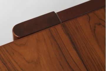 和製ビンテージ　天童木工(Tendo)　希少な廃版品　BRASILEIRA(ブラジレイラ)シリーズ　ローズウッド　シンプルなデザインで取り入れやすい天板伸長式ダイニングテーブル(エクステンションテーブル、食卓、　4人掛け、6人掛け、ヴィンテージ)(R-075499)