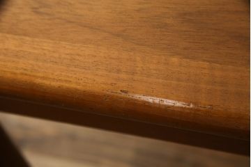 デンマークビンテージ　Kibaek Mobelfabrik(キバエク モーベルファブリック)　チーク材　両面使いできる天板がユニークなダイニングテーブル(2人掛け、4人掛け、コーヒーテーブル、カフェテーブル、ゲームテーブル、ヴィンテージ、北欧)(R-075500)