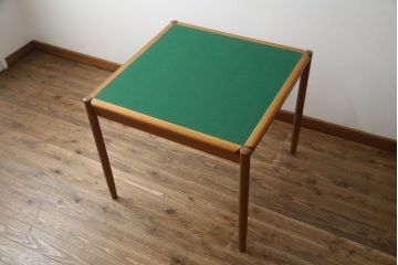 デンマークビンテージ　Kibaek Mobelfabrik(キバエク モーベルファブリック)　チーク材　両面使いできる天板がユニークなダイニングテーブル(2人掛け、4人掛け、コーヒーテーブル、カフェテーブル、ゲームテーブル、ヴィンテージ、北欧)(R-075500)
