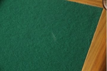 デンマークビンテージ　Kibaek Mobelfabrik(キバエク モーベルファブリック)　チーク材　両面使いできる天板がユニークなダイニングテーブル(2人掛け、4人掛け、コーヒーテーブル、カフェテーブル、ゲームテーブル、ヴィンテージ、北欧)(R-075500)