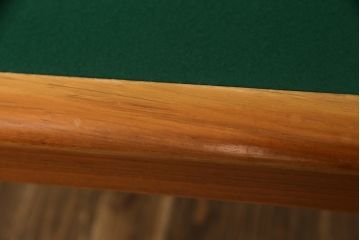 デンマークビンテージ　Kibaek Mobelfabrik(キバエク モーベルファブリック)　チーク材　両面使いできる天板がユニークなダイニングテーブル(2人掛け、4人掛け、コーヒーテーブル、カフェテーブル、ゲームテーブル、ヴィンテージ、北欧)(R-075500)
