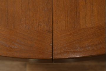 イギリスビンテージ　チーク材　木の温もりを感じるシンプルなエクステンションテーブル(ダイニングテーブル、拡張式テーブル、食卓、2人掛け、4人掛け、6人掛け、ラウンドテーブル、ヴィンテージ、英国)(R-075501)