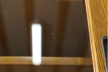 中古　美品!!　タモ材　玉杢　美しい杢目が目を惹く重厚な佇まいが魅力の茶箪笥(茶棚、戸棚、収納棚、飾り棚、キャビネット、食器棚)(定価約60万円)(R-075514)