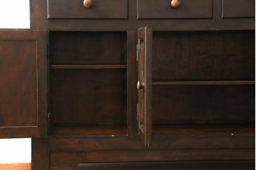 中古　美品　松本民芸家具　クラシカルな雰囲気のダイヤカット型飾り棚(キャビネット、戸棚、食器棚、カップボード、収納棚)(定価推定約135万円)(R-075516)