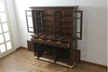 中古　美品　松本民芸家具　クラシカルな雰囲気のダイヤカット型飾り棚(キャビネット、戸棚、食器棚、カップボード、収納棚)(定価推定約135万円)(R-075516)