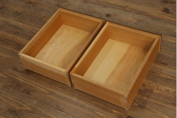 中古　美品　松本民芸家具　クラシカルな雰囲気のダイヤカット型飾り棚(キャビネット、戸棚、食器棚、カップボード、収納棚)(定価推定約135万円)(R-075516)