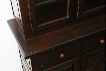 中古　美品　松本民芸家具　クラシカルな雰囲気のダイヤカット型飾り棚(キャビネット、戸棚、食器棚、カップボード、収納棚)(定価推定約135万円)(R-075516)
