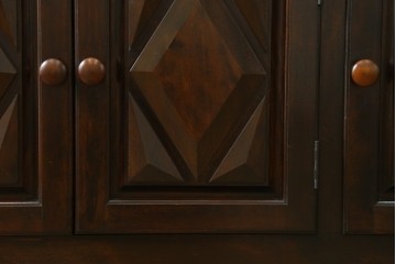 中古　美品　松本民芸家具　クラシカルなダイヤカット型飾り棚　定価推定約135万円　(R-075516)