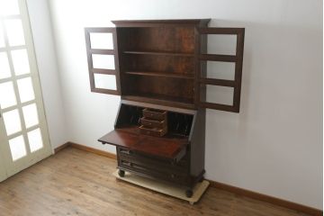 中古　美品　松本民芸家具　特注品　シックで落ち着いた佇まいが魅力的なビューローブックケース(本箱、キャビネット、ワークデスク、ライティングビューロー、ボールフットビューロー、在宅用、在宅ワーク用)(定価約110万円)(R-075517)