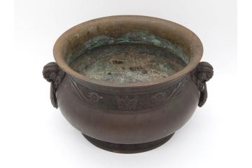 明治期　大明宣徳年製　鳳凰　紋双龍耳　古銅　重厚感ある佇まいと洗練されたデザインが素敵な火鉢(手あぶり、鉢カバー)(R-075526)