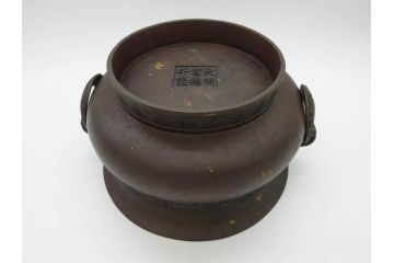 明治期　大明宣徳年製　鳳凰　紋双龍耳　古銅　重厚感ある佇まいと洗練されたデザインが素敵な火鉢(手あぶり、鉢カバー)(R-075526)